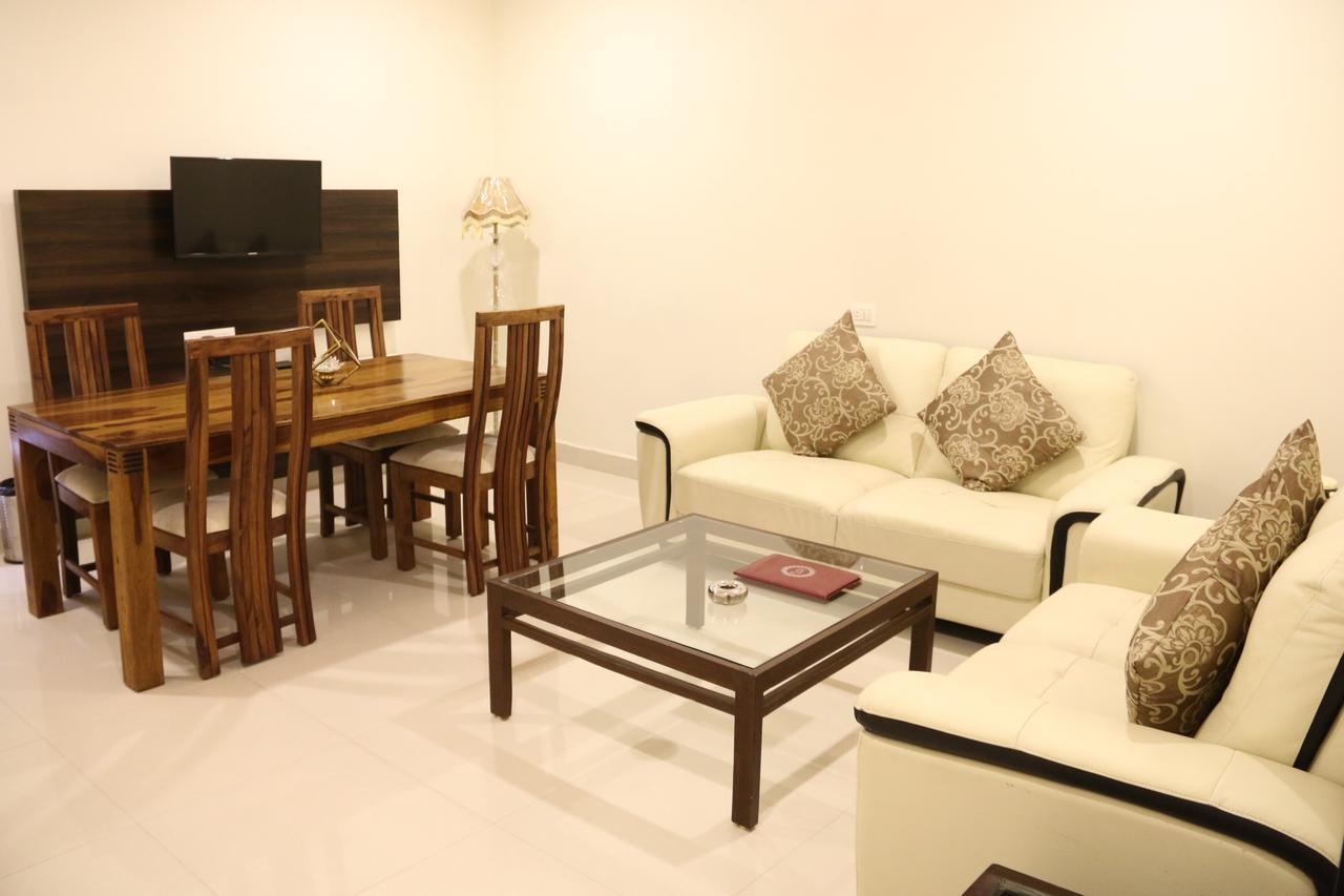 Rk Regency Hotell Bhopal Exteriör bild